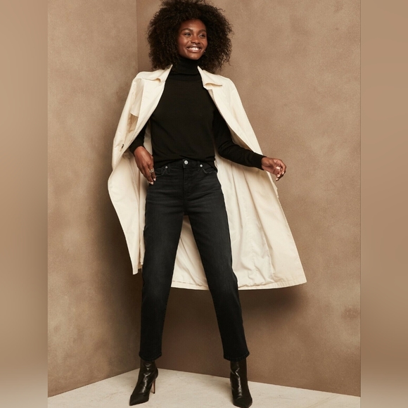 Banana Republic. High-Rise Black Slim Jean.  Petite Black Wash. Size 28/06 - Picture 2 of 9